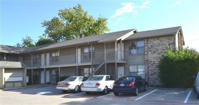 Building Photo - 2526 W Prairie St Unit 202
