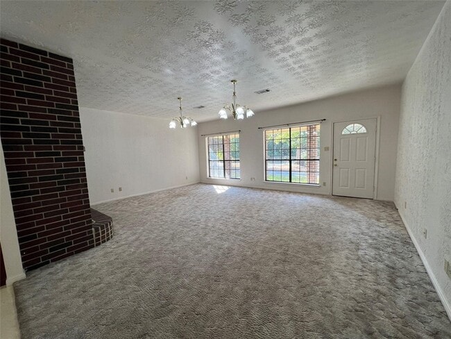 Photo - 12345 Oak Leaf Rd
