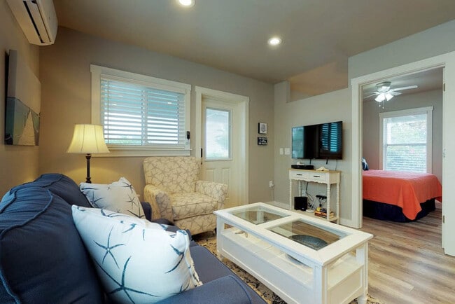 Photo - 211 S Bay Blvd Unit SI ID1591341P
