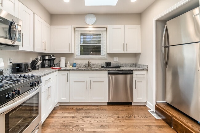 Photo - 649 Edgebrook Terrace Unit ID1285083P