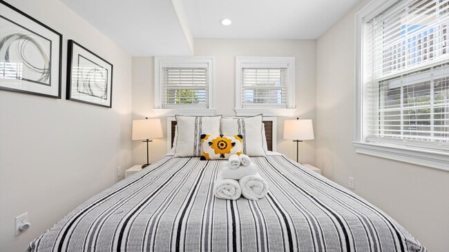 Photo - 54 Wesley Rd Unit ID1308994P