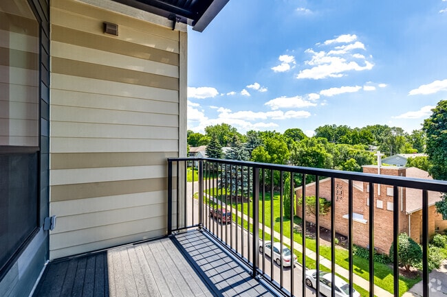 1BR, 1BA - 684SF - Deck - Ratio