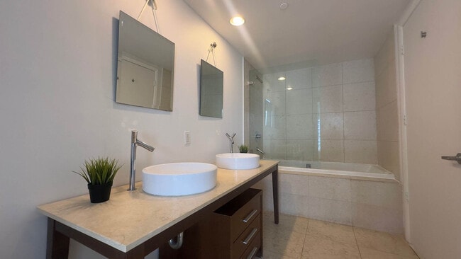 Photo - 485 Brickell Ave Unit SI ID1240672P