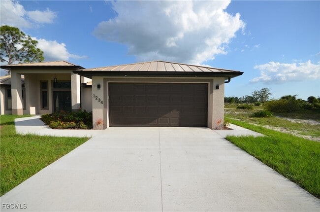 Photo - 1234 Bermar St