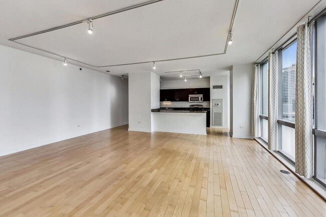 Photo - 8 E Randolph St Unit 1004