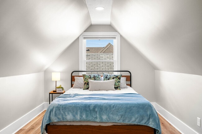 Photo - 639 Maple St Unit ID1397947P