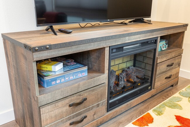 Photo - 9413A Roosevelt Way NE Unit ID1035915P