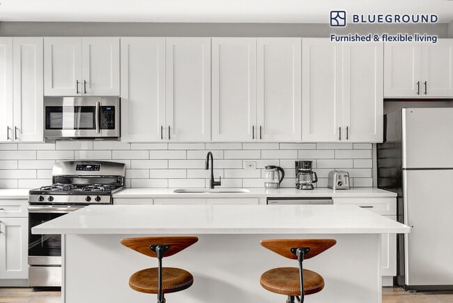 Photo - 911 W School St Unit FL3-ID472