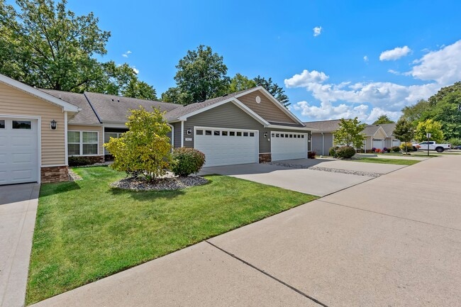 Photo - Redwood Brownstown Telegraph Road