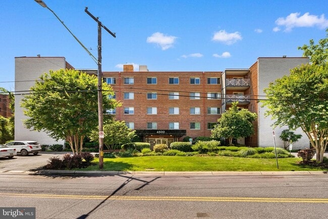 Building Photo - 4800 Chevy Chase Dr Unit 408