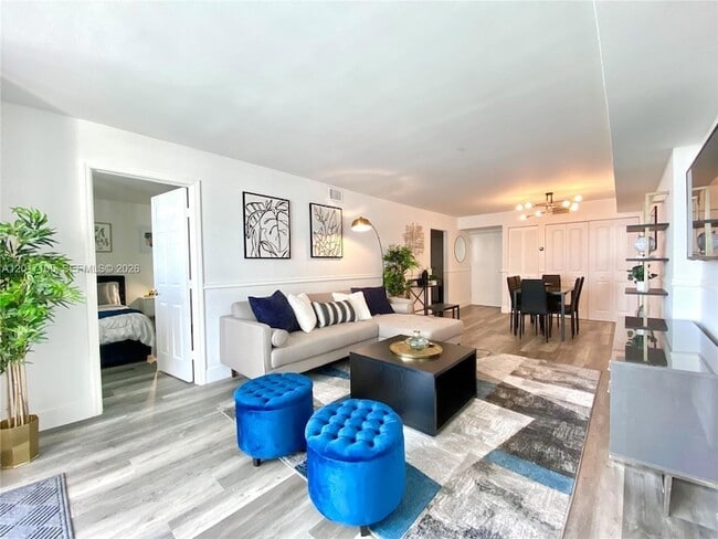 Photo - 6820 Indian Creek Dr Unit 9C
