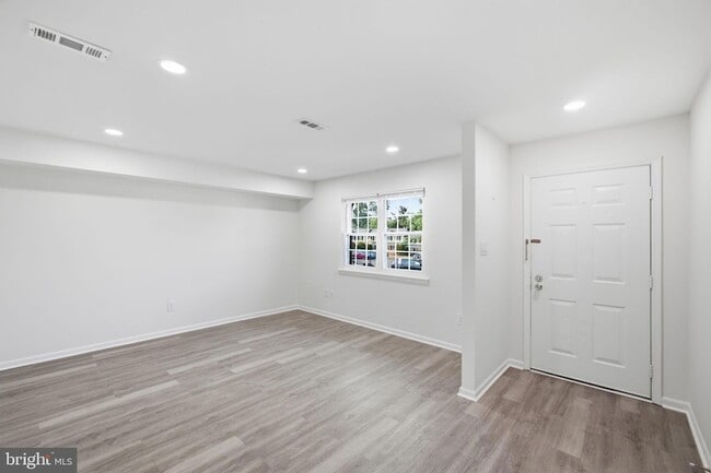 Photo - 1006 N York Rd