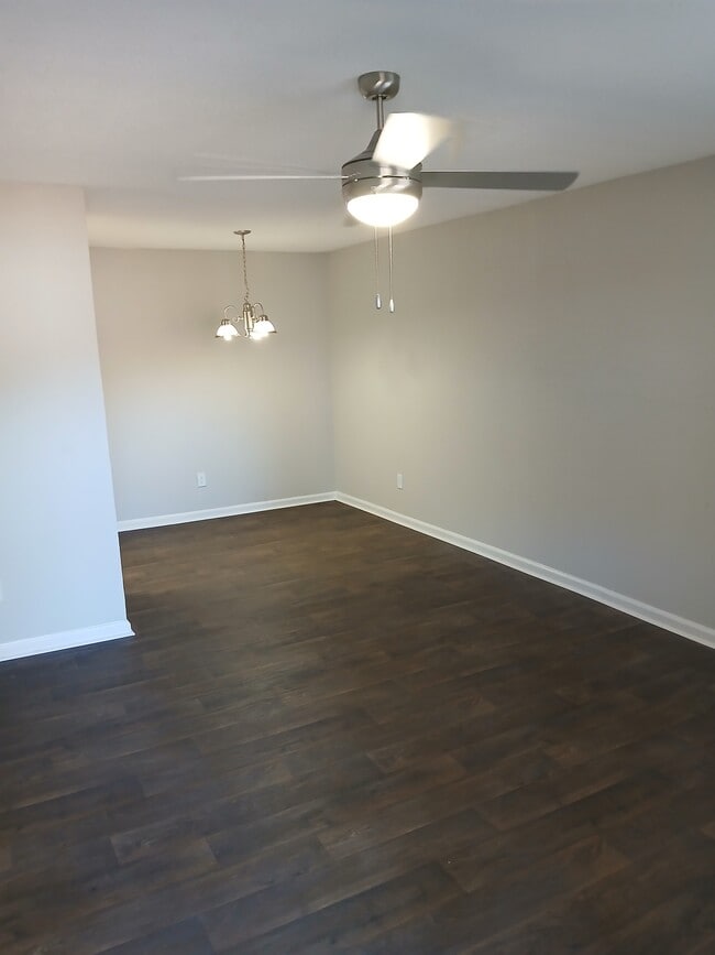 605 Sq. Ft. 1x1 Dining - Spring Oaks Apartments