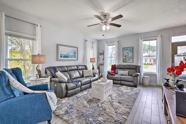Building Photo - 3723 Tiki Dr Unit SI FL1-ID1546440P