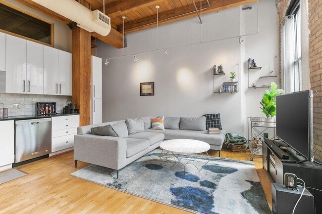 Photo - 400 N 1st St