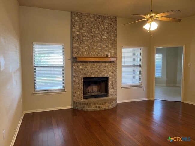 Photo - 3906 Lone Oak Dr