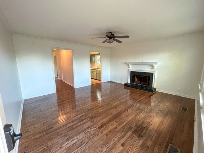 Photo - 1716 Linden Ave Unit B