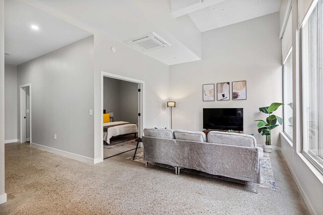 Photo - 205 W 4th St Unit ID1301412P