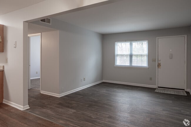 3BR, 1BA - 875SF - Kitchen - Pine Forest Apartments