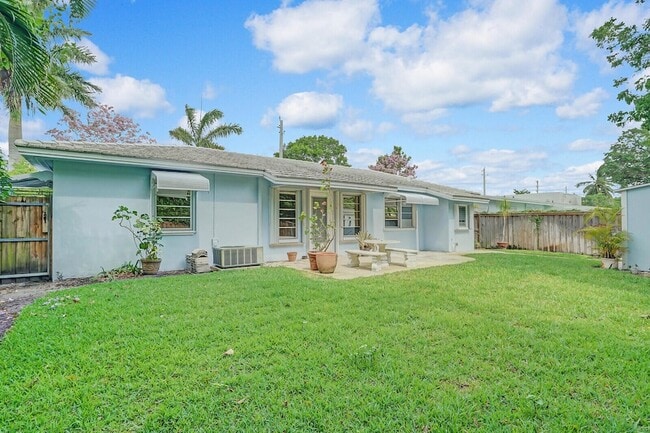 Photo - 3410 Poinsettia Ave
