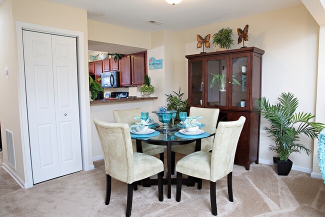 Photo - Longhill Pointe Apartments and Townhomes