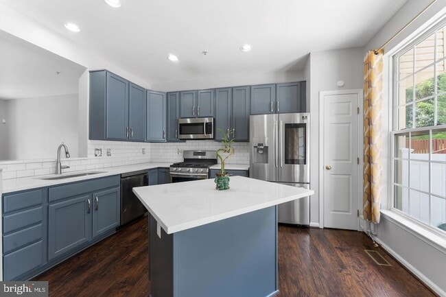 Photo - 4004 Meadow Trail Ln