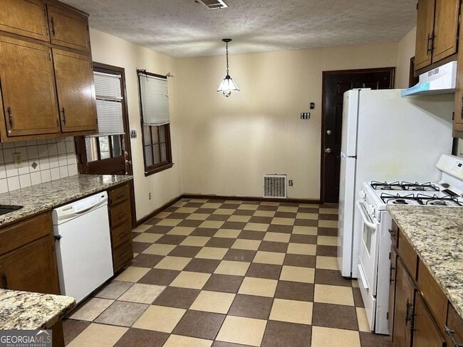 Photo - 1530 Oleander Ln SW