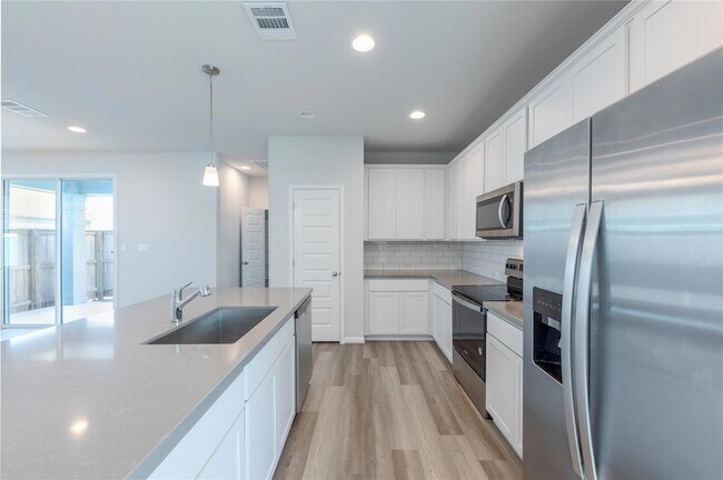 Photo - 301 Elm Br Trl