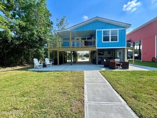 Building Photo - 4024 Blue Jay St