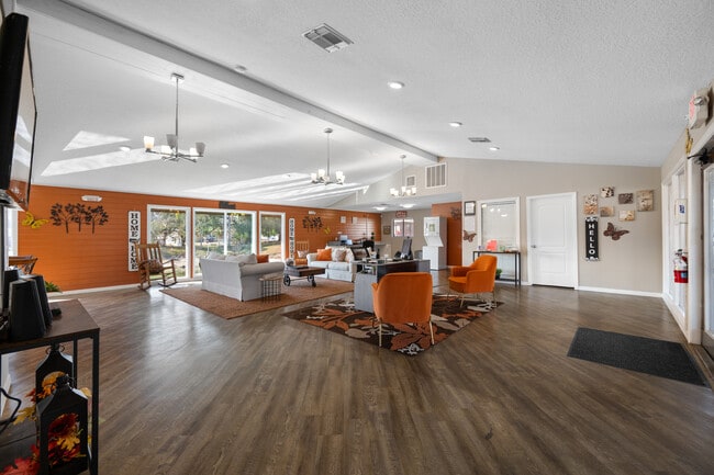 Photo - Cottage Court Apartments