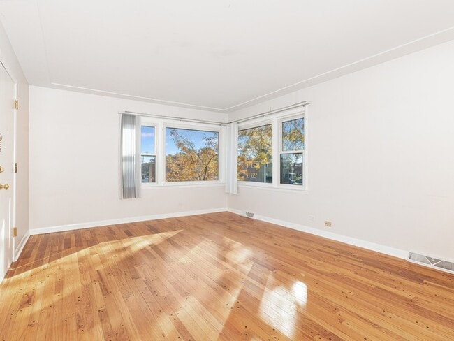 Photo - 10548 Mason Ave Unit 2