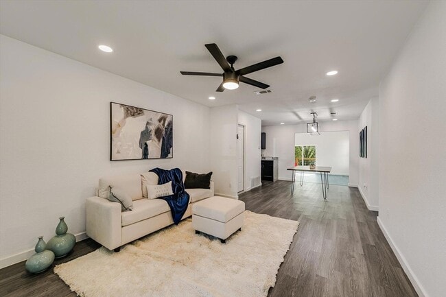 Photo - 6913 Shannon Dr