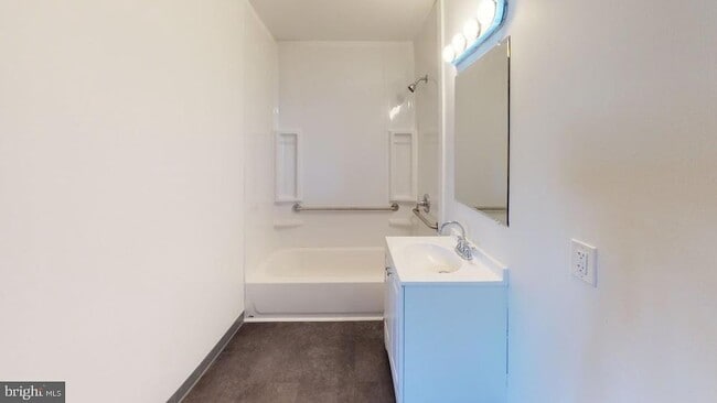 Photo - 5850 N 13th St Unit 102