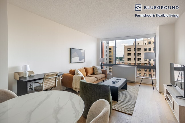 Building Photo - 255 W 94th St Unit SI FL12-ID2250