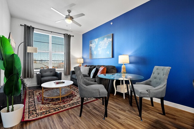 Building Photo - 2425 E Riverside Dr Unit ID1240371P