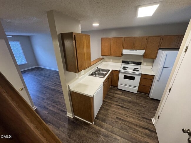 Photo - 2910 Faversham Pl