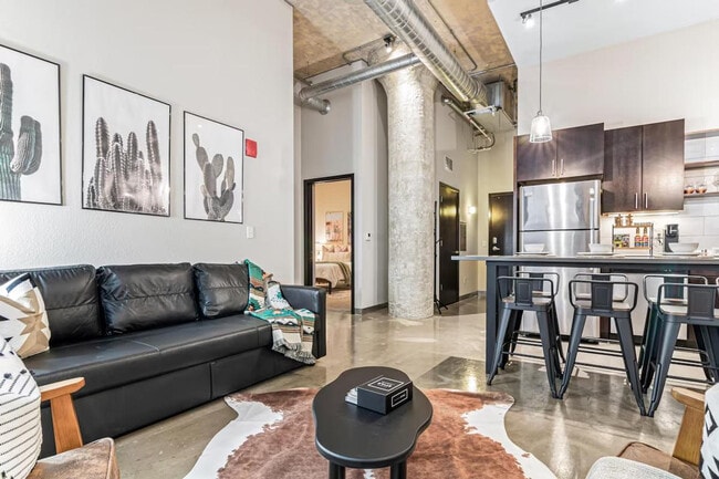 Building Photo - 301 N 7th Ave Unit SI ID1468094P