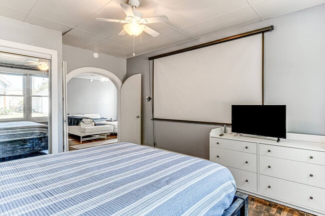 Photo - 1843 Singleton St Unit SI ID1622828P
