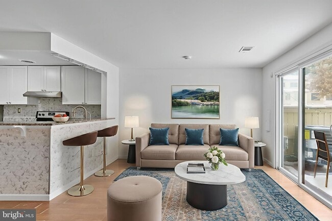 Photo - 8619 Welbeck Way