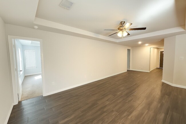 Photo - 228 Teakwood Dr