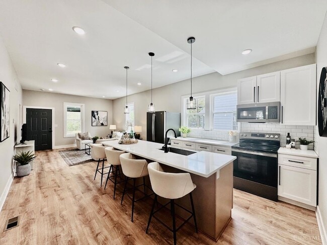 Photo - 4605 Thoburne St