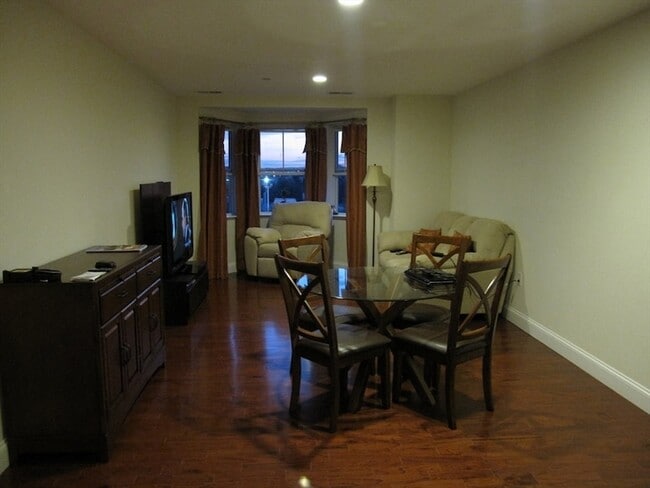 Photo - 120 Wyllis Ave Unit 319