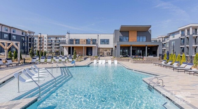 Building Photo - 305 Prine Pl Unit C4