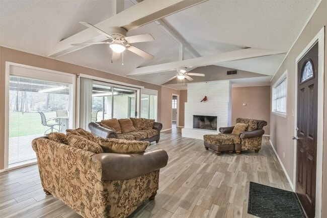 Photo - 23807 Red Oak Dr
