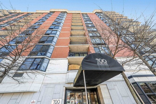 Building Photo - 700 Grove St Unit 12P