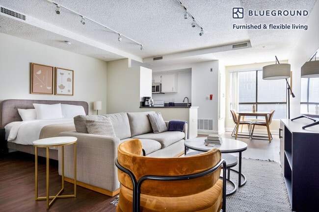 Building Photo - 747 Gayley Ave Unit FL1-ID1428