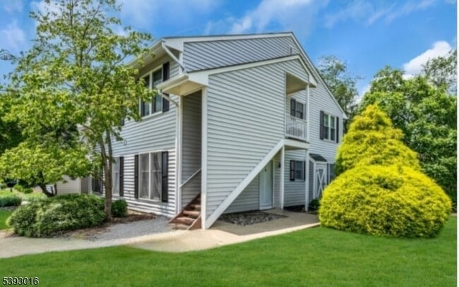 Building Photo - 321 Sparrow Ct