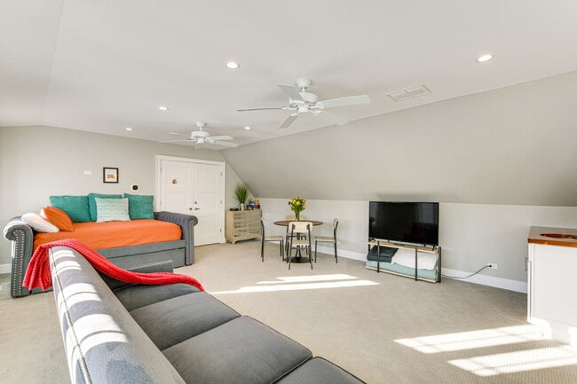 Building Photo - 408 Owen Ct Unit ID1305915P