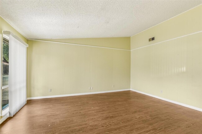 Photo - 612 W 51st St Unit 104