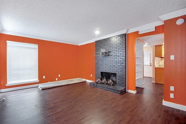 Photo - 601 St Charles Dr